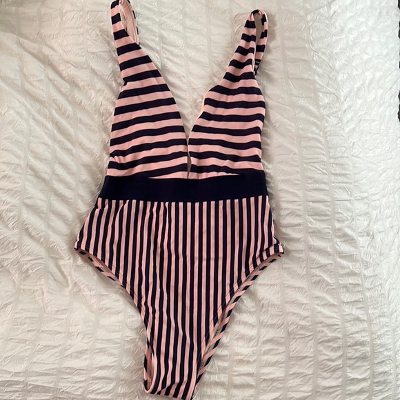 Aerie swimsuit one piece navy and pink swimsuit size small - Picture 2 of 4